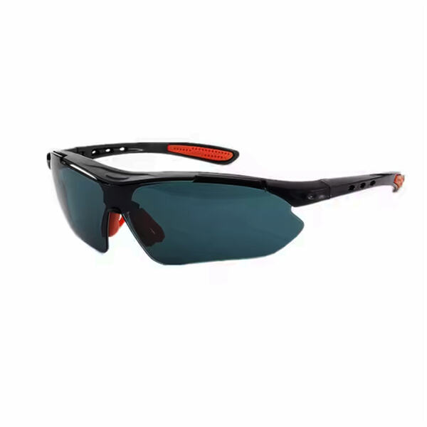 Expert technicians dedicated to producing top-tier eyewear