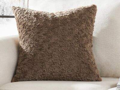 How to design a holiday themed Cushion&pillow for corporate gifting