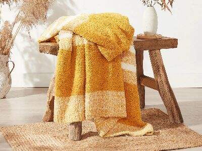 How to ensure color consistency in a bulk order of Throw&Blanket