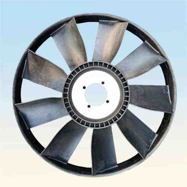 Adjustable Height and Oscillation for Optimal Air Circulation from a Metal Blade Standing Fan