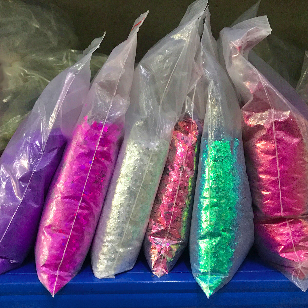 Wholesale Polyester Craft Mix Chunky Bulk Color Shifting Chameleon Glitter Shaker Bottle Plastic 1Kg Glitter details