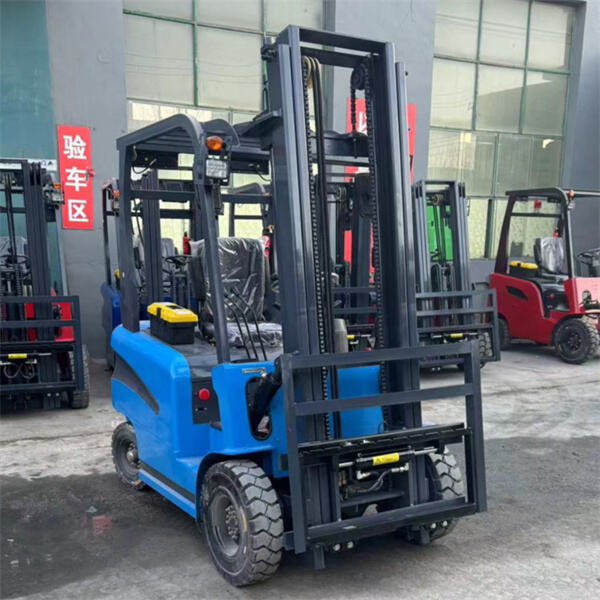 Tối ưu hóa hoạt động kho bãi với xe nâng cân bằng