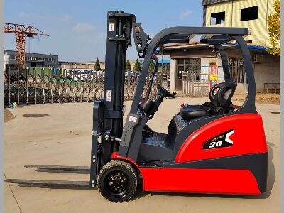Benefits of Electric Forklifts in Modern Warehousing