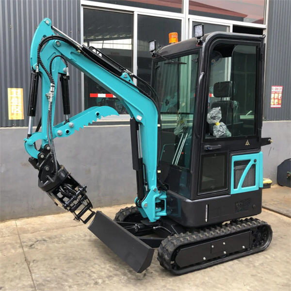 HomeElectric or Gas? Which Mini-Excavator Should You Buy for Your Next Job?