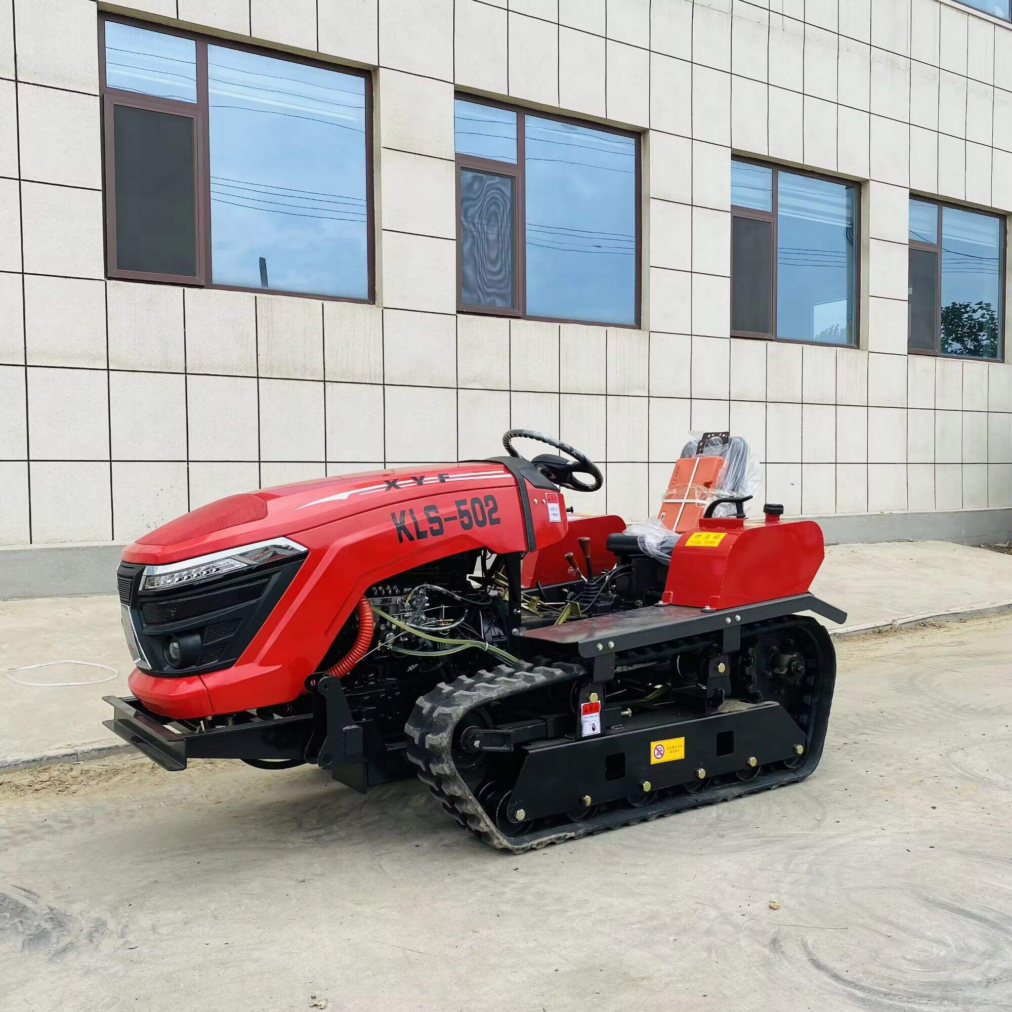 25HP-35HP Crawler bulldozer lawn tractor orchard tractor with attachments