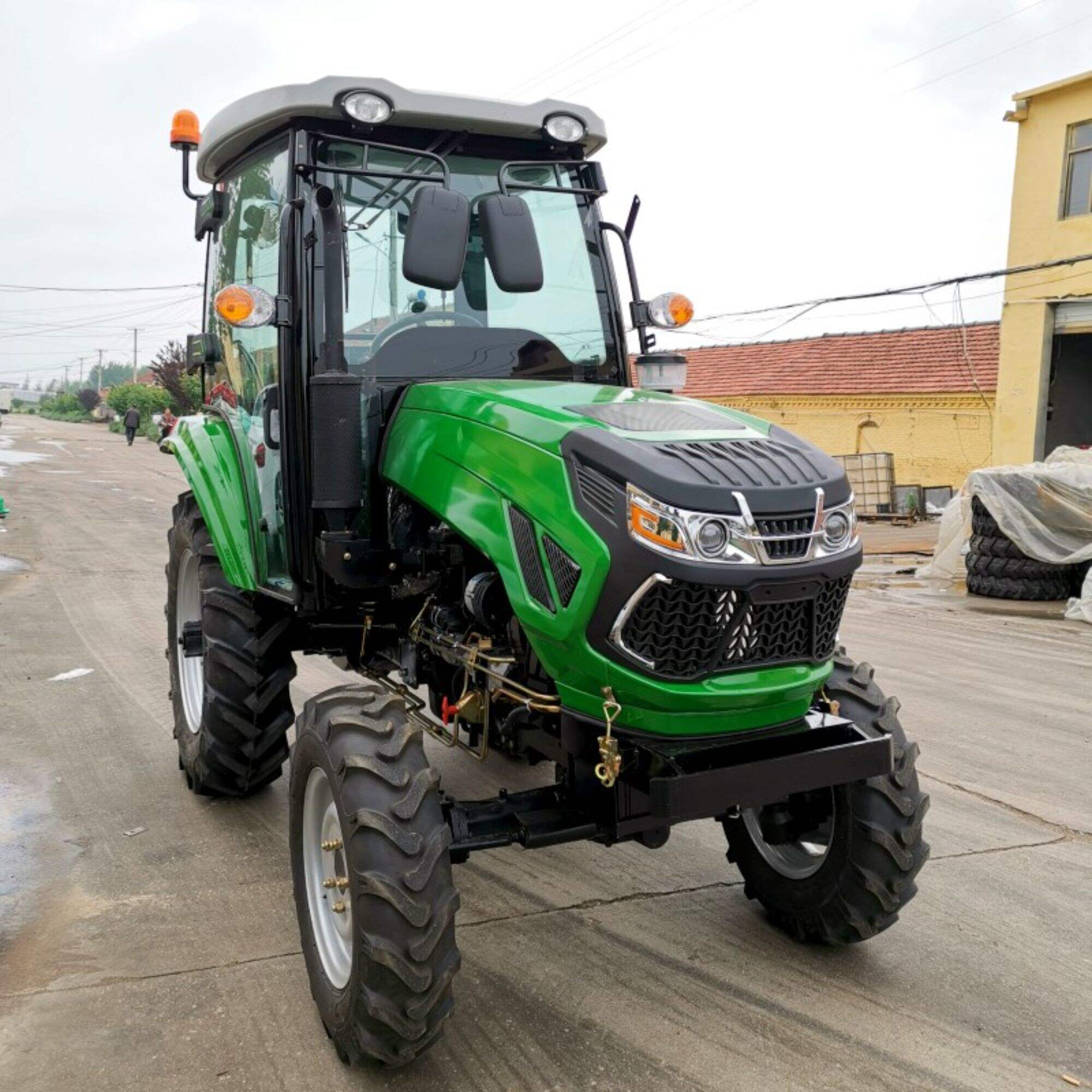 TY25HP-50HP Quality New tractors farm tractors hot sale kubota Engine with bucket 4 wheel tractor available now 