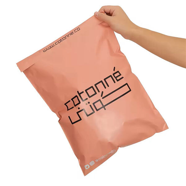 Store Your Clothes in Good Plastic Bags to Keep them Clean and Tidy