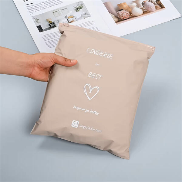 Say Goodbye to Cluttered Closets with These Handy Storage Bags