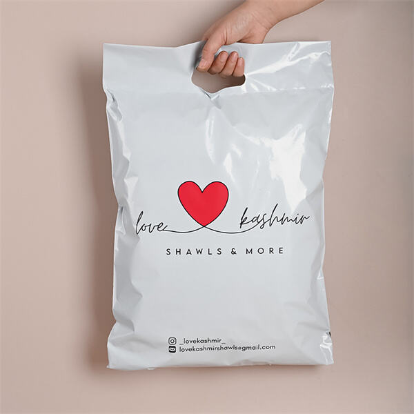 The Benefits of Using Plastic Mailing Bags for e-Commerce Businesses