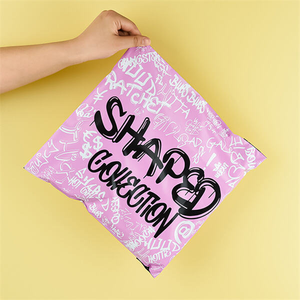 Effortlessly Move Your Favorite Garments with a Stylish Clothes Shipping Bag.