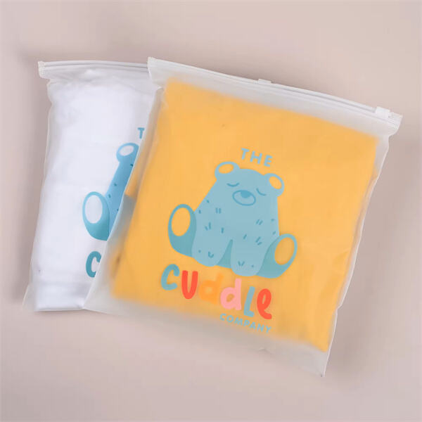 Say goodbye to clutter - store your clothes neatly in a storage bag