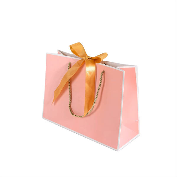 Effortlessly Elevate Your Outfit with a Stylish Handle Bag