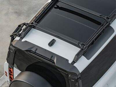 Filo araçları için karbon fiber iç mekânlar üzerinde özel marka oluşturma seçenekleri mevcuttur