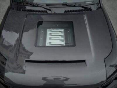 Дилеры используют интерьеры из углеродного волокна для выделения топовых комплектаций