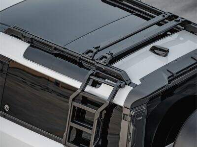 Решения для хранения в салоне позволяют максимально эффективно использовать неиспользуемое пространство за задними сиденьями