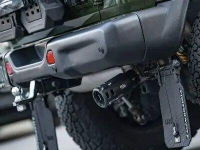 프론트 범퍼 업그레이드에는 출고 시 윈치 설치를 위한 마운팅 포인트가 포함됩니다