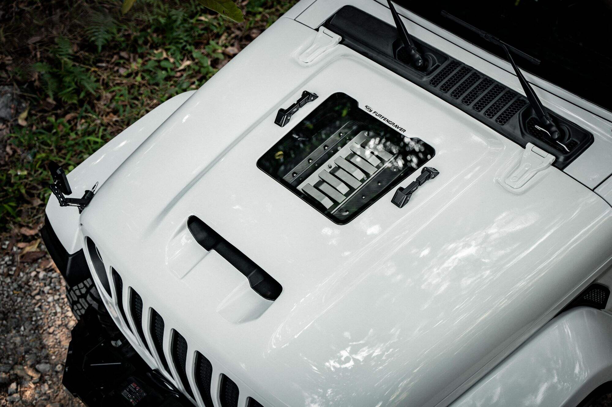 Suportes externos de capô de alumínio Fury Gravity para Jeep Wrangler