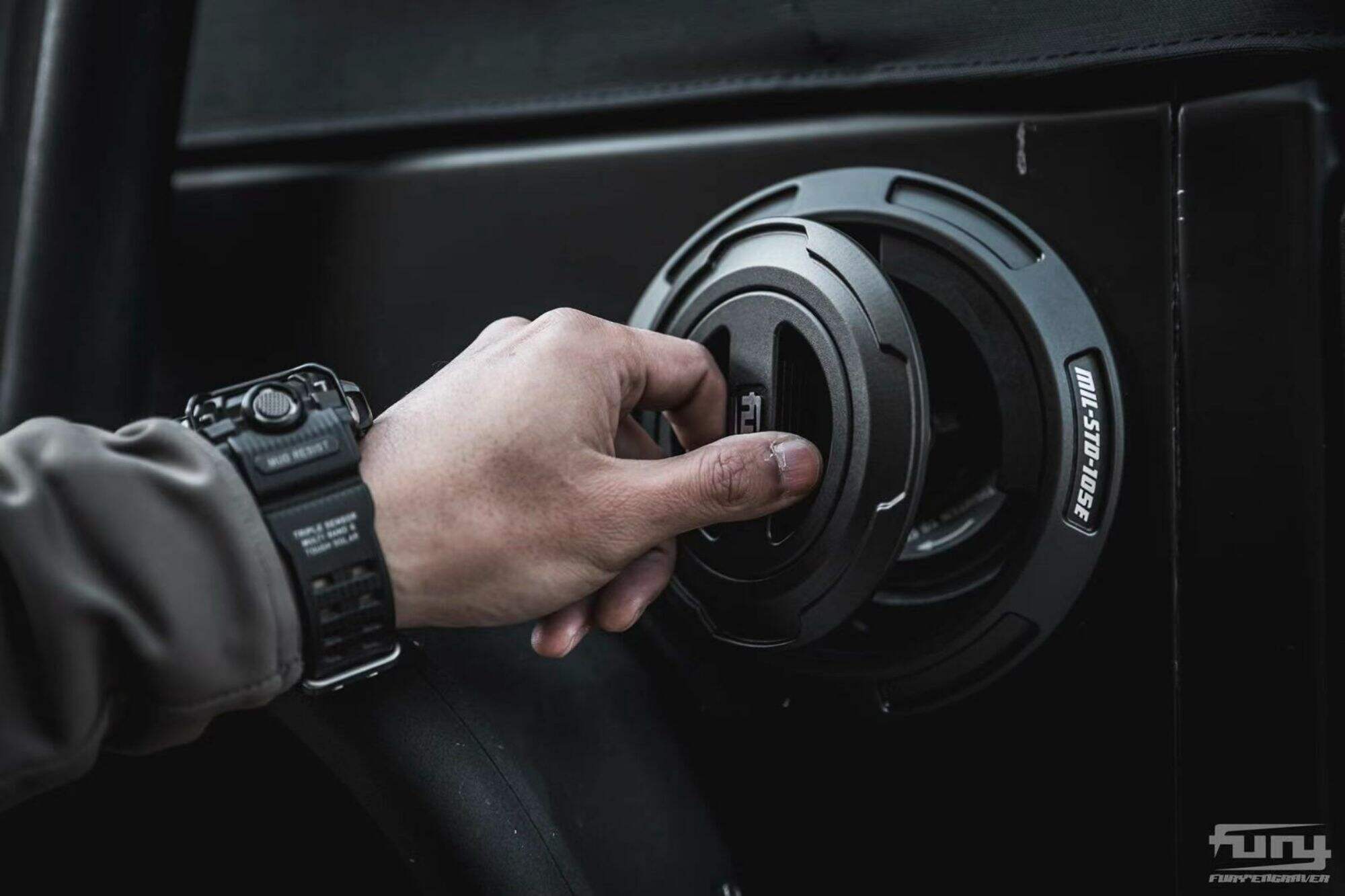 COUVERCLE DE GAZ Fury Pour Jeep Wrangler