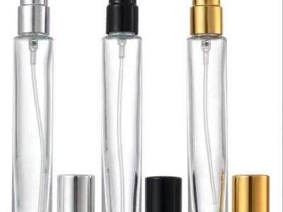 Kā izvēlēties pareizo ražotāju pielāgotiem smaržu pudeliņiem