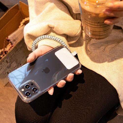 Fashionable short chain mobile phone case, portable ins style portable mobile phone case