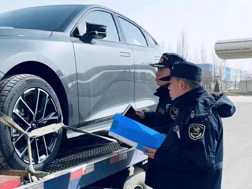 Lanzhou's First Second-Hand Car Cleared Customs And Exported To Azerbaijan Achieved "Zero Breakthrough"