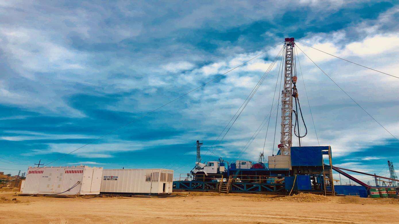 DRILLING RIG XJ900 truck mounted oil drill/workover rig for oilwell supplier