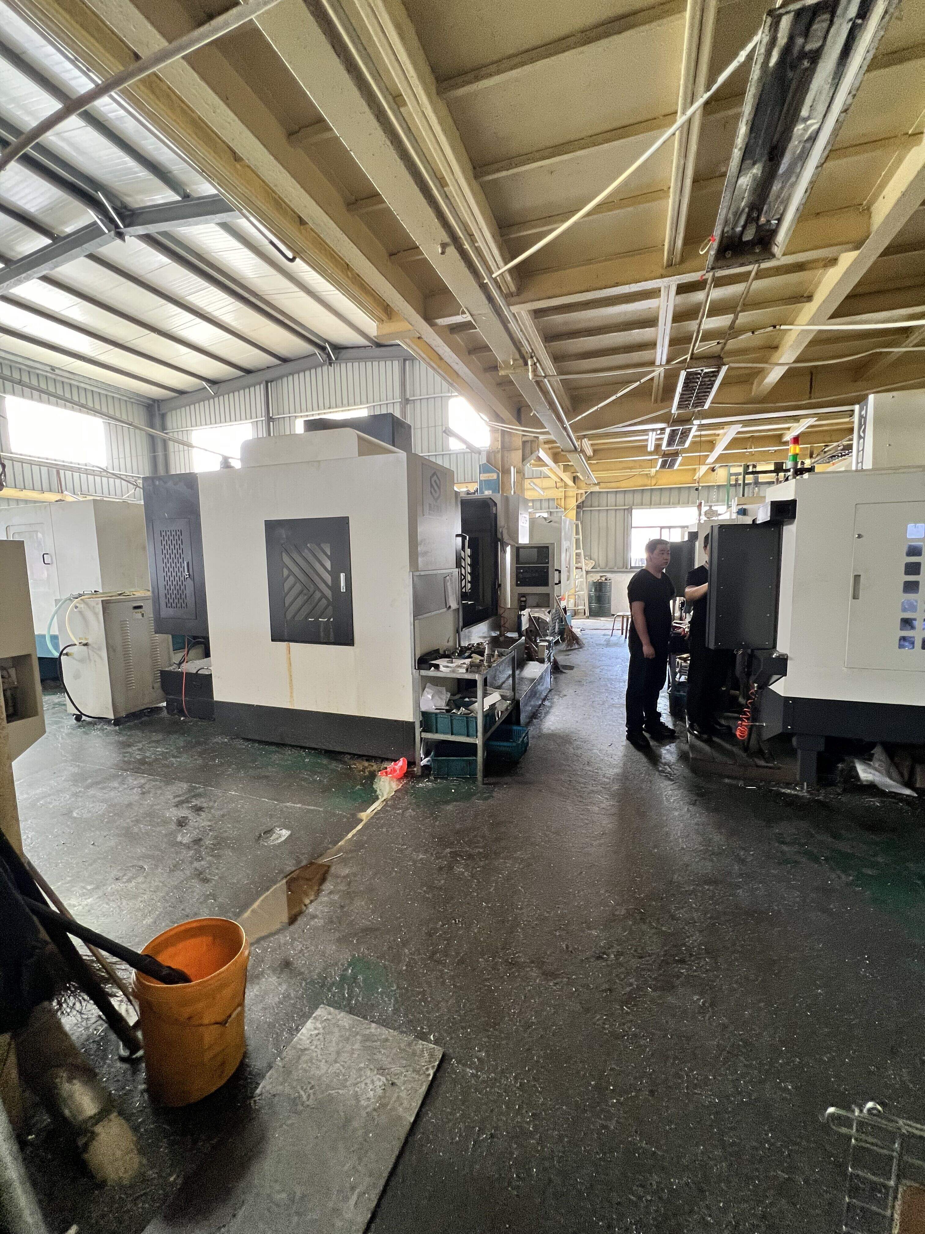 Yüksek Kaliteli OEM Özel CNC İşleme Paslanmaz Çelik Oto Rulmanlar Evrensel Kardan Ortak Freze Parçaları fabrika