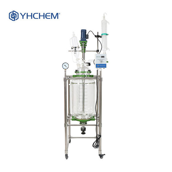 The benefits of using a jacketed reactor vessel for heat transfer and process control.