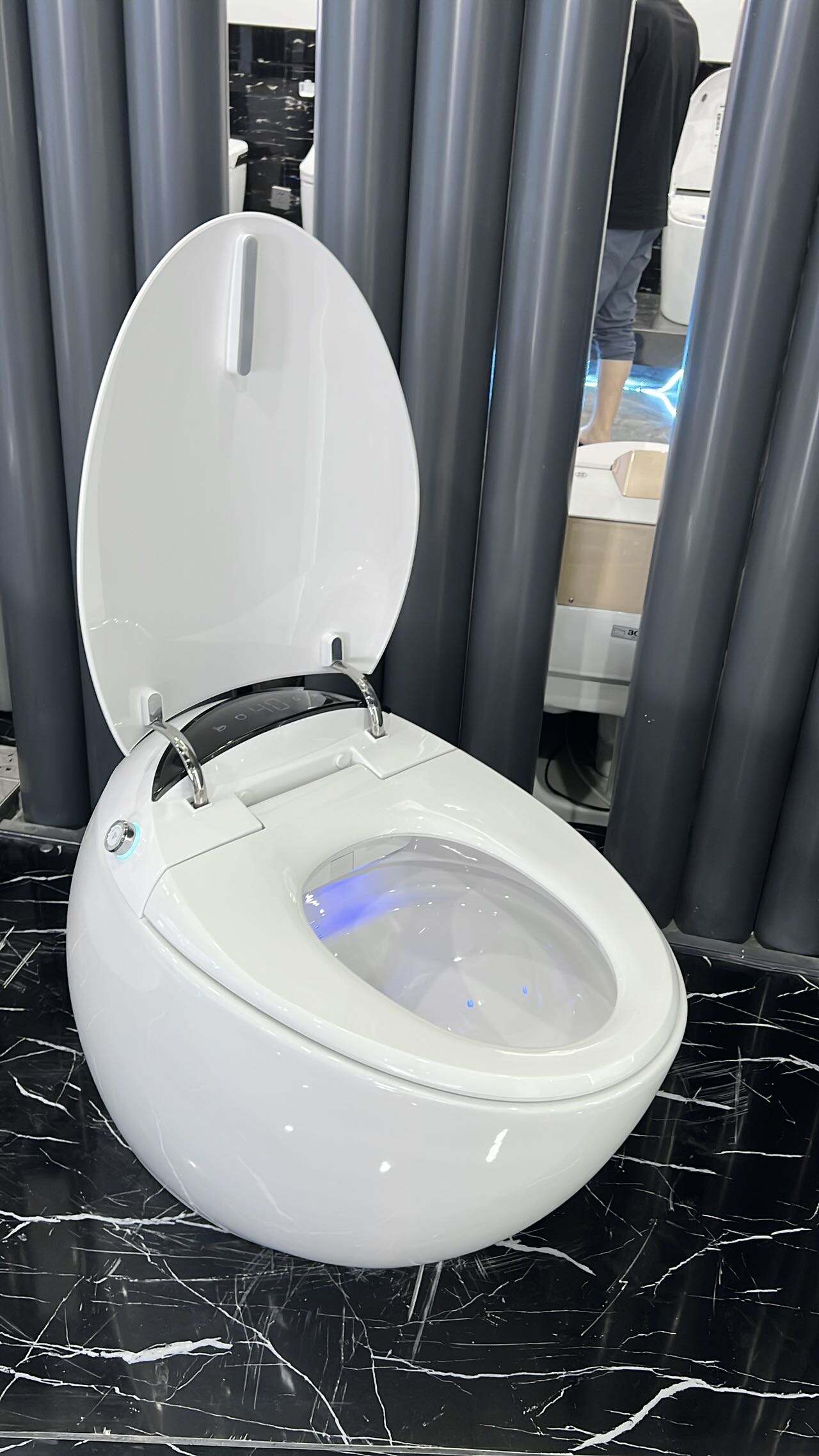 Modern sanitary ware white color floor mounted automatic bathroom water closet intelligent commode ceramic smart toilet supplier