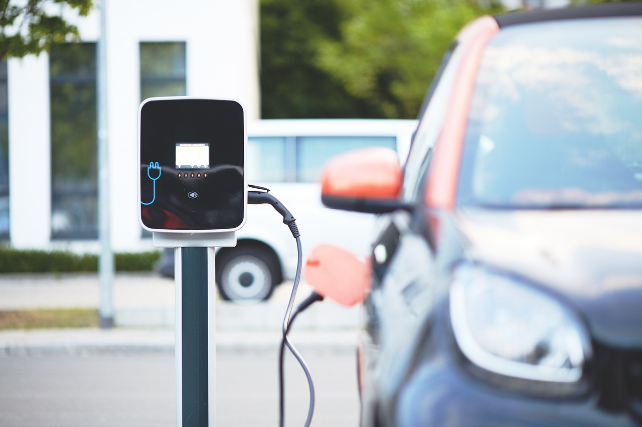 Application of Charging Equipment in Addressing Charging Challenges for New Energy Vehicles