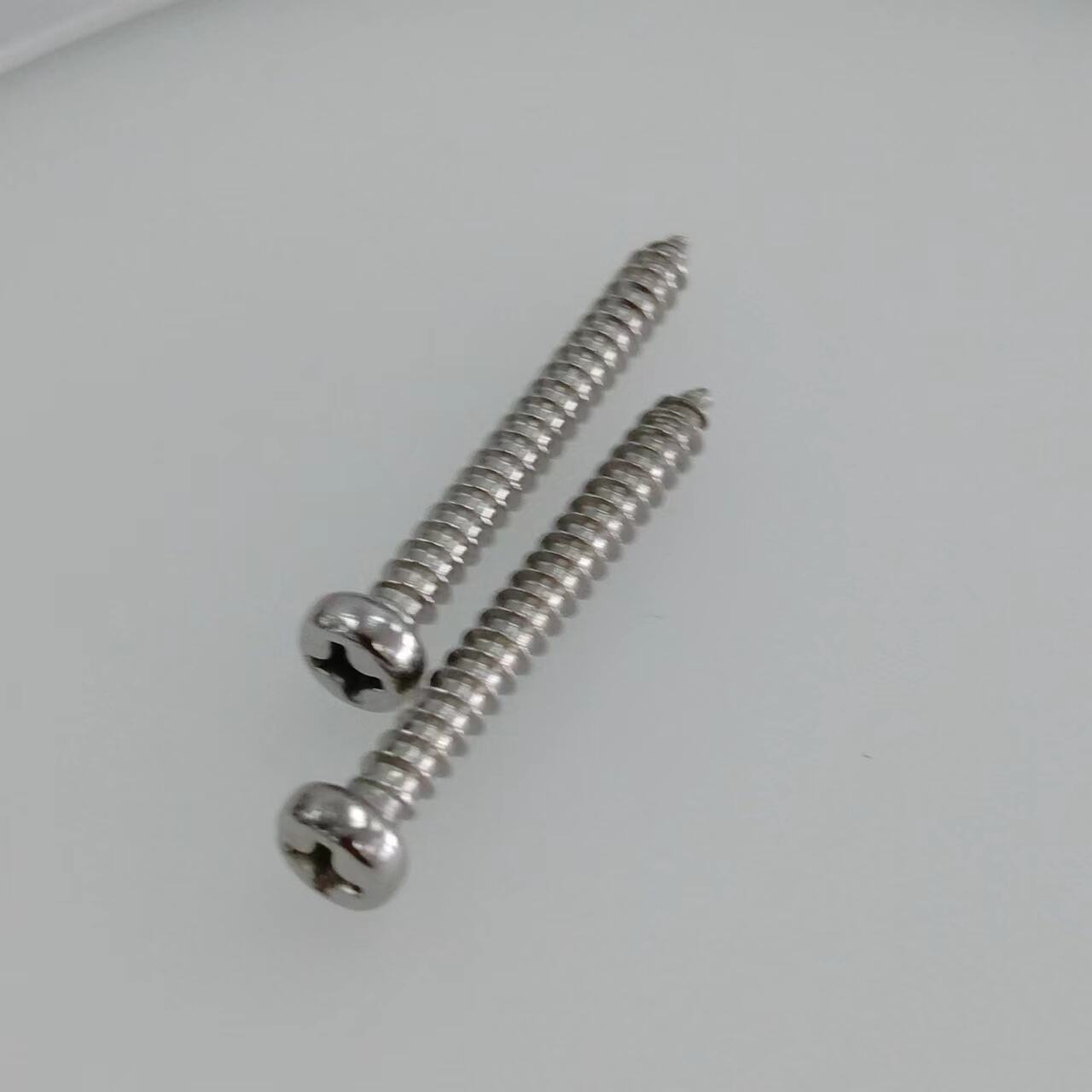 China Wholesale pan  Head Phillips ground fasteners Self Drilling Screw  3.5mm stainless steel self tapping screws factory