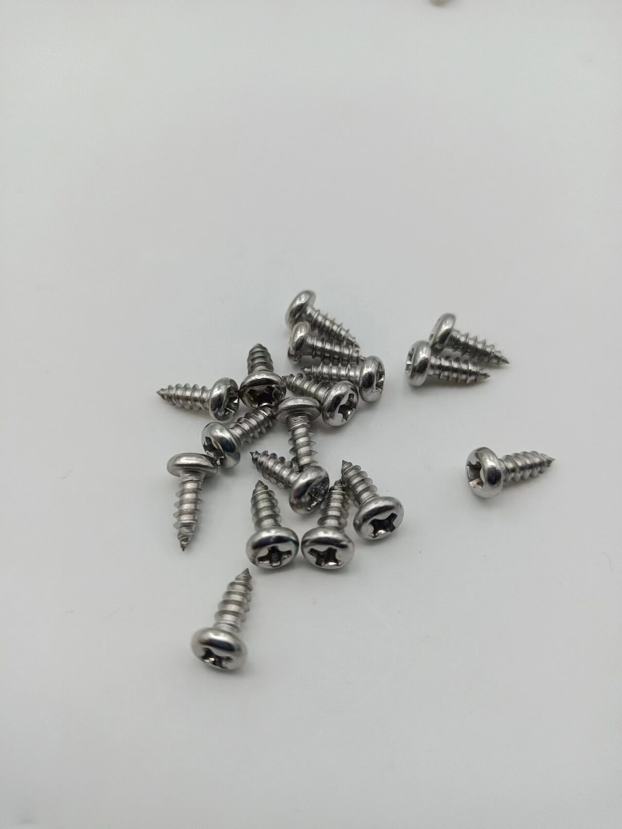 M3X8 Stainless Steel ISO Standard Metric Self-Tapping Screws Pan Head Cross Groove round Head Furniture Installation Accessories manufacture