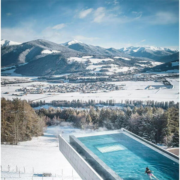 Professional installation for durable and long-lasting acrylic pool windows