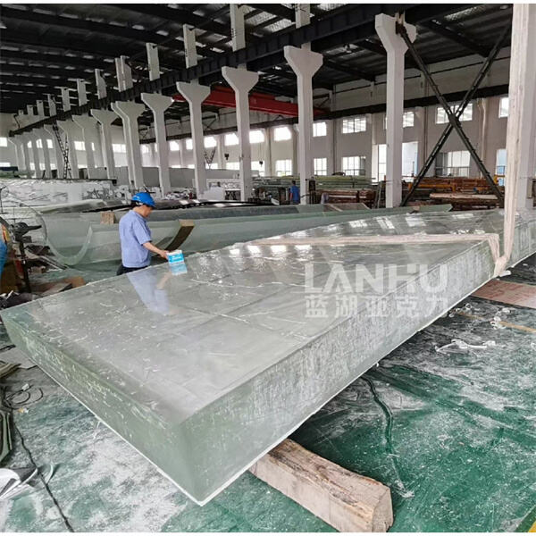 أهمية الترشيح والصيانة الجيدة في أحواض الأسماك الكبيرة