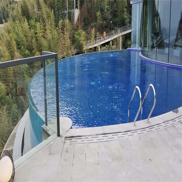 Cleaning becomes a relaxing task with easy to clean acrylic pool walls