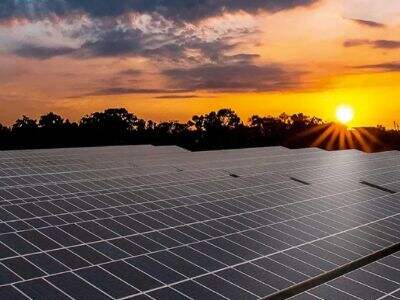 How Roof Solar Panels Can Lower Your Energy Bills and Carbon Footprint