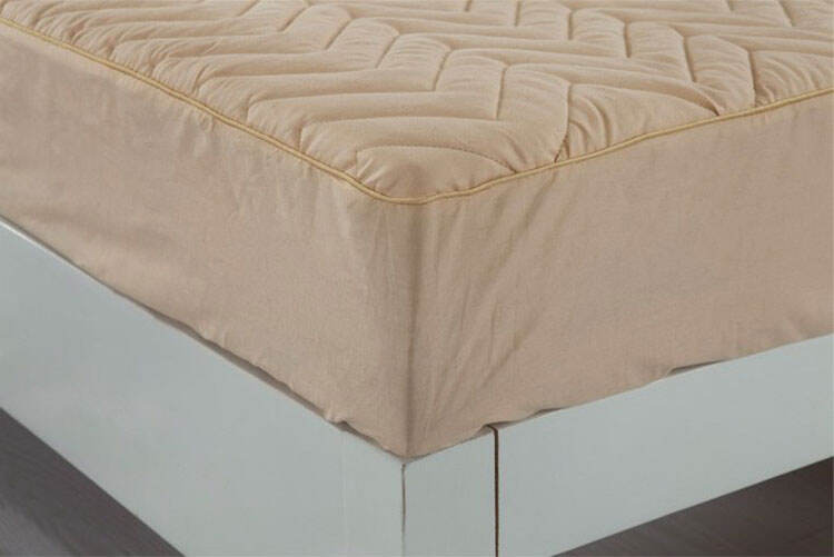 Plain polyester fabric bedding set mattress protector mattress pad factory