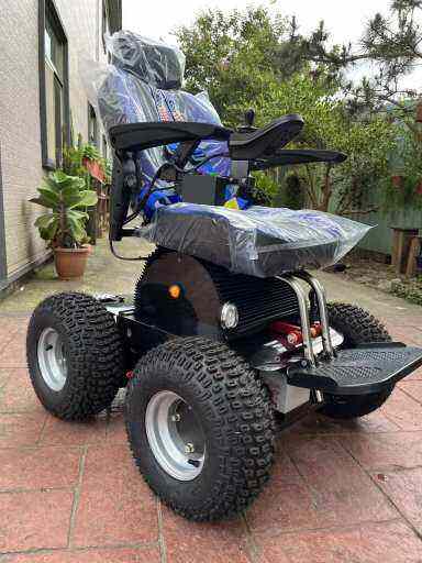 Strong capacity with electromagnetic brake seat size optional electric wheelchair conquer a variety of terrain 1350W*2  -BZ-O01 manufacture