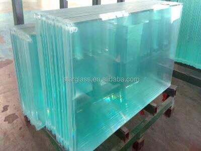 Cosa definisce la qualità del vetro temperato per uso commerciale