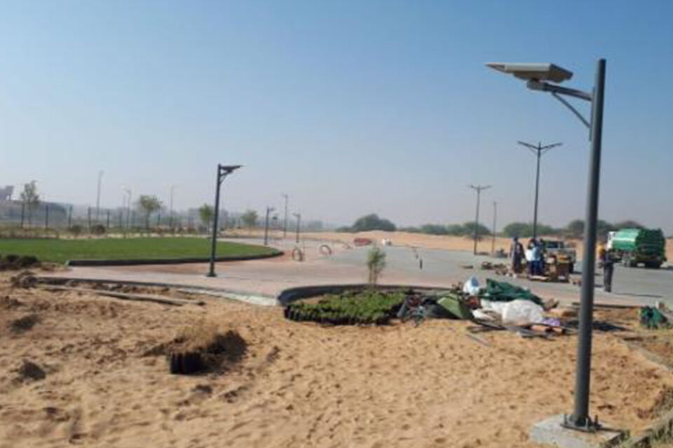 135PCS 40w tout dans un réverbère solaire dans le parc des Émirats Arabes Unis à Dubaï