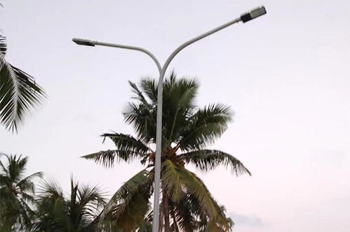 Maldivler'de 100 adet 6m 50w led sokak lambası
