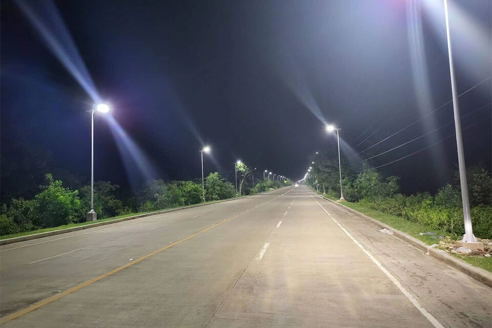 3200 Stück 8M 150W Solarstraßenlaterne in Cebu, Philippinen