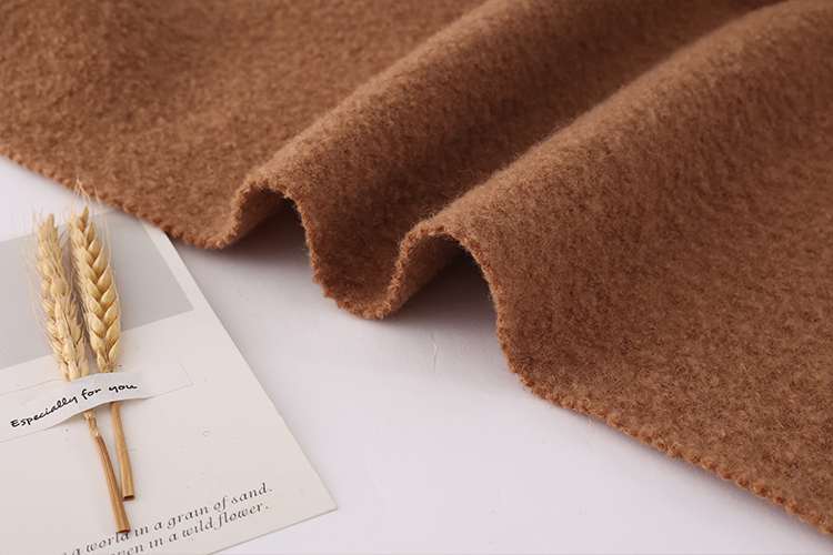 Autumn and winter overcoat woolen fabric heavyweight plain dyed knitted 100 wool felt fabric wholesale supplier