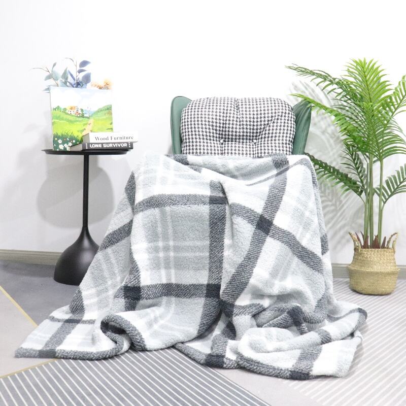 Double Side Stripe Sherpa Fleece Blanket manufacture