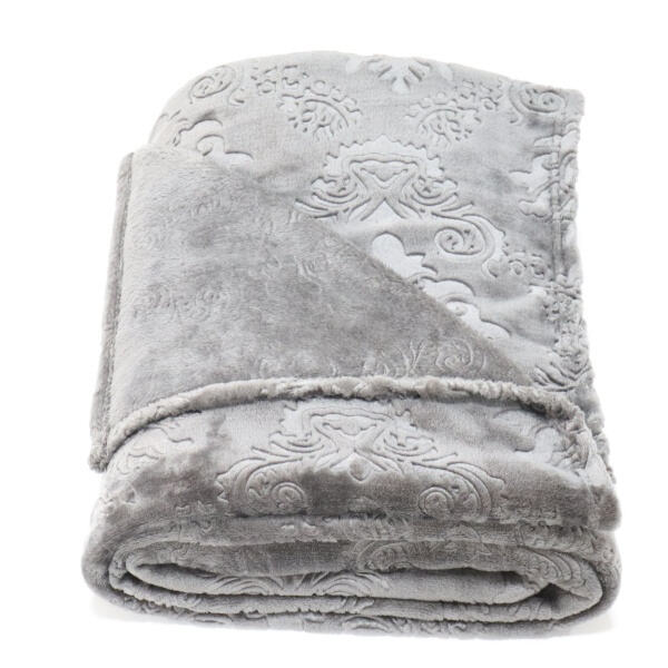 Experience Tranquility in Its Fullest Form with Our Lavish Blankets Made of Deluxe Flannel And Coral Velvet