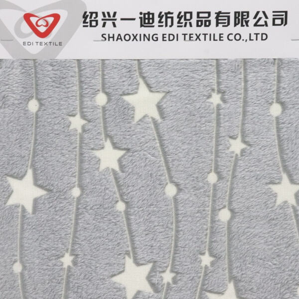 The Benefits of Microfiber Fleece Fabric