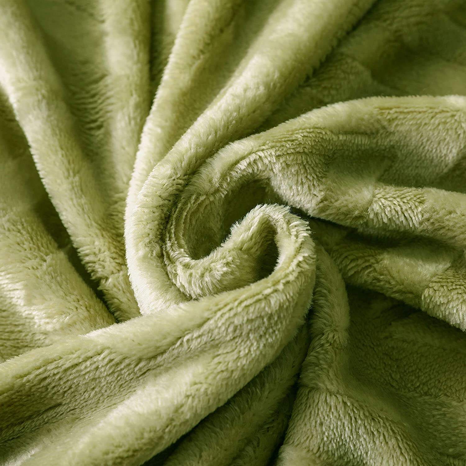 Luxury Super Cozy 100%Polyester Fabric Plush Flannel Coral Fleece Flannel Solid Cut flowers Plain fleece blanket supplier