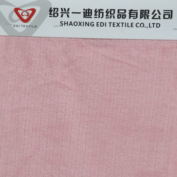 The Benefits of Microfleece Fabric for Cold Weather