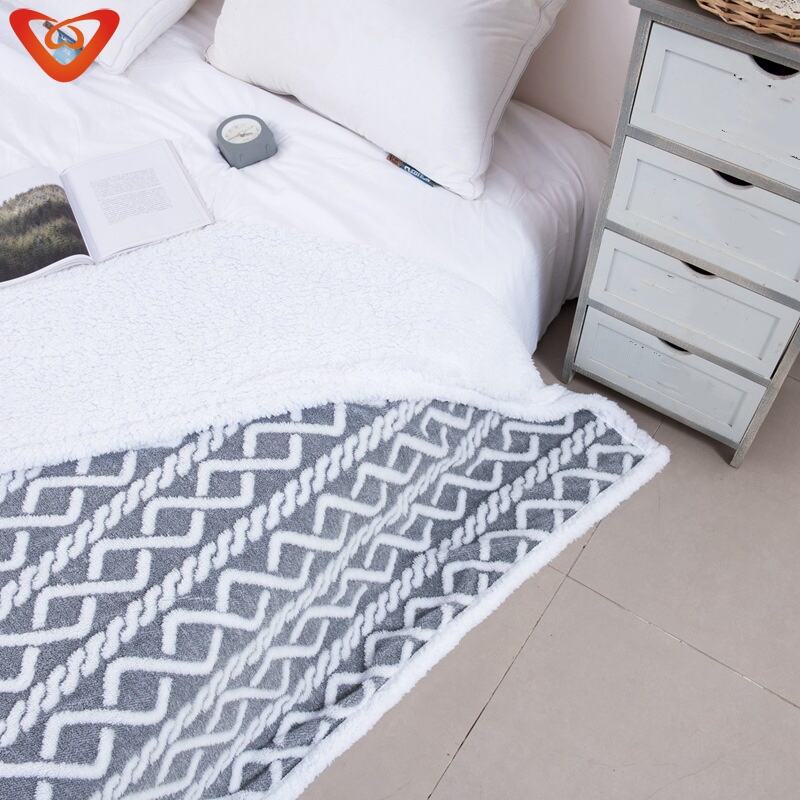 Factory Direct Supply 100% Polyester Double Solid Cationic Jacquard Sherpa Fleece Throw Blanket For Office manufacture