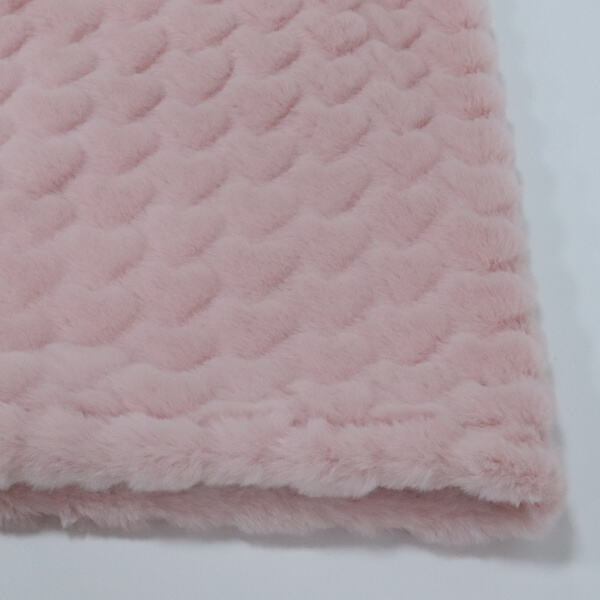 The Benefits of Choosing Pink Fleece Material For Your DIY Projects